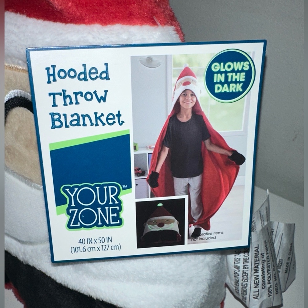 Christmas Santa Kids Hooded Blanket Throw that Glows in the Dark NWT Kids size